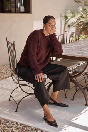 CROSSOVER COLLAR KNIT