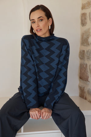 MIRRORED CHEVRON KNIT