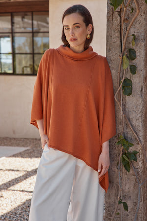 Tirelli women’s ribbed pullover modern cut