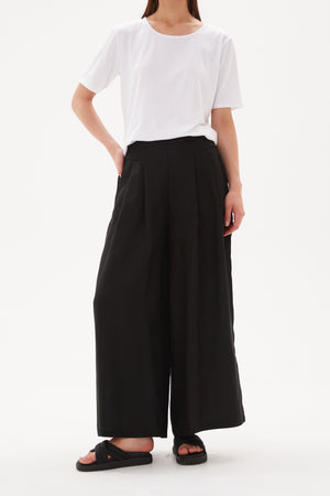 Tirelli women’s cropped blazer modern seasonal styling