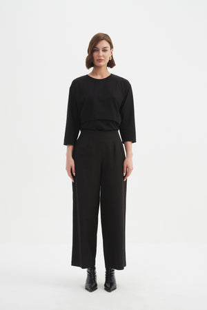 Tirelli women’s belted coat chic seasonal layering