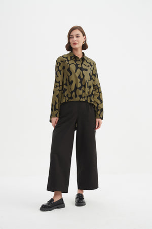 Tirelli women’s structured blazer workwear style