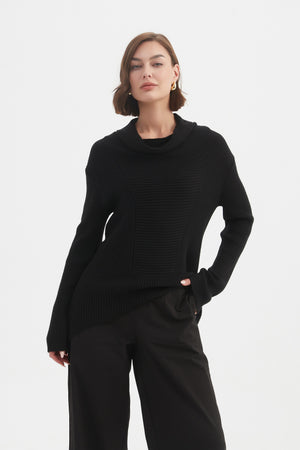 Tirelli women’s outfit neutral style