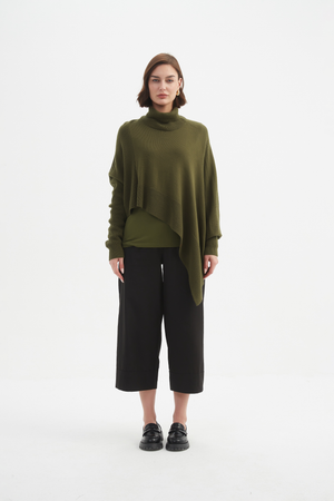 ASYMMETRIC CROP KNIT