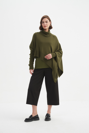 ASYMMETRIC CROP KNIT