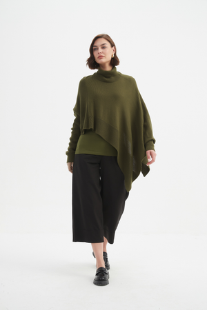 ASYMMETRIC CROP KNIT