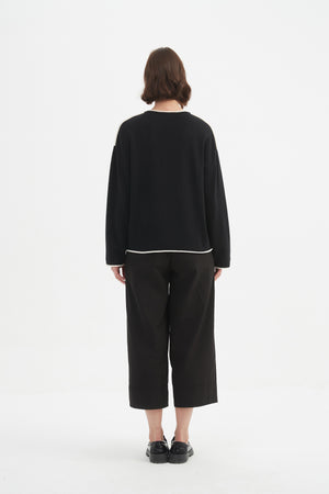 Tirelli women’s ribbed pullover crew neckline