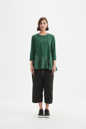 Tirelli women’s fitted knit sweater elegant look