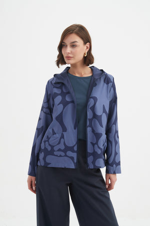 Tirelli women’s belted coat minimalist layered styling