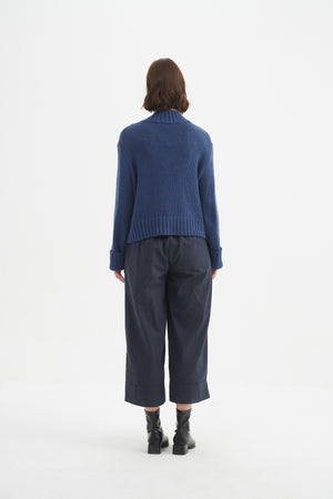 CROSSOVER COLLAR KNIT