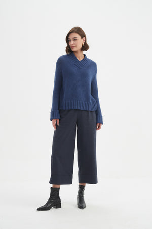 CROSSOVER COLLAR KNIT
