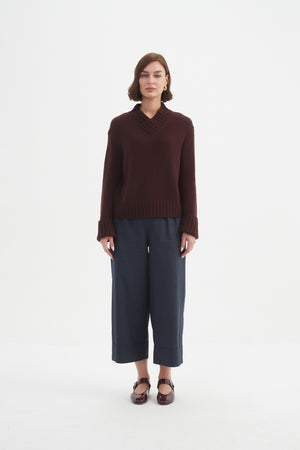 CROSSOVER COLLAR KNIT