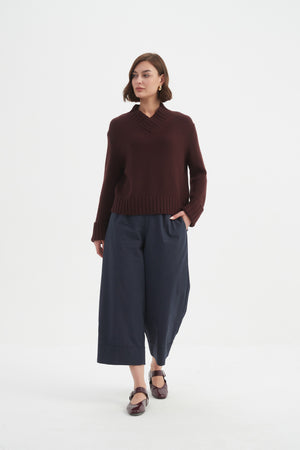 CROSSOVER COLLAR KNIT
