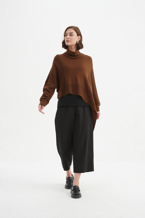 ASYMMETRIC CROP KNIT