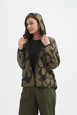 Tirelli women’s cropped coat elegant minimalist styling