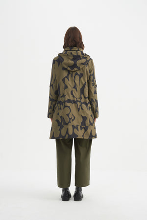 ADJUSTABLE WAIST PRINT PARKA