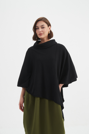 Tirelli women’s oversized cardigan layering piece