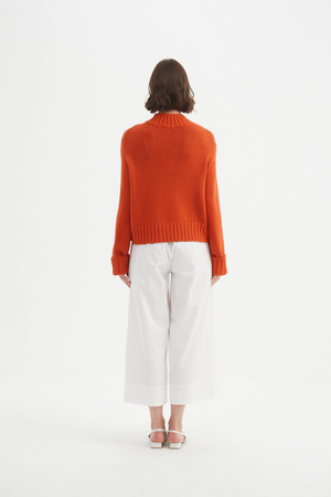 CROSSOVER COLLAR KNIT