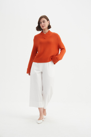 CROSSOVER COLLAR KNIT