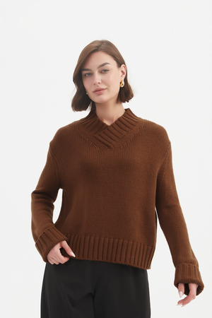 CROSSOVER COLLAR KNIT
