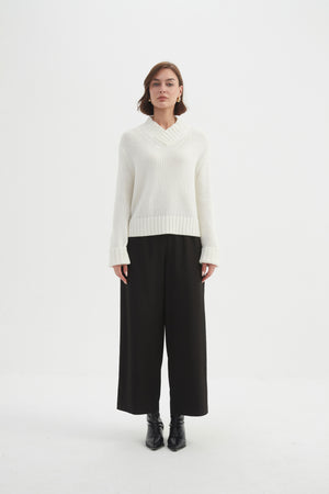 CROSSOVER COLLAR KNIT