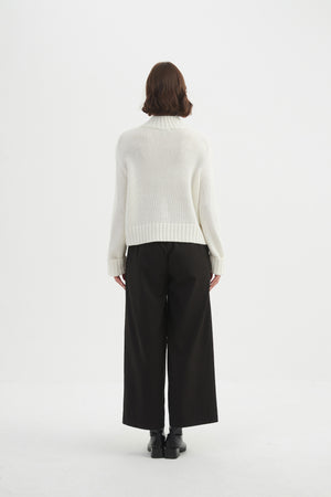 CROSSOVER COLLAR KNIT