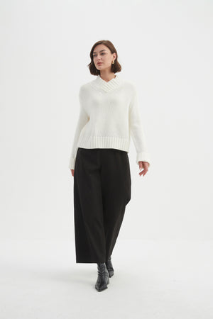 CROSSOVER COLLAR KNIT