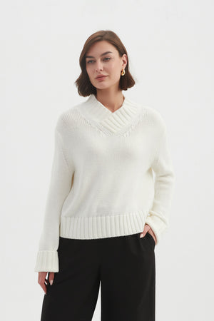 CROSSOVER COLLAR KNIT
