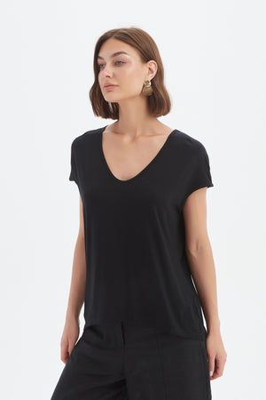 DEEP V CAP SLEEVE TEE