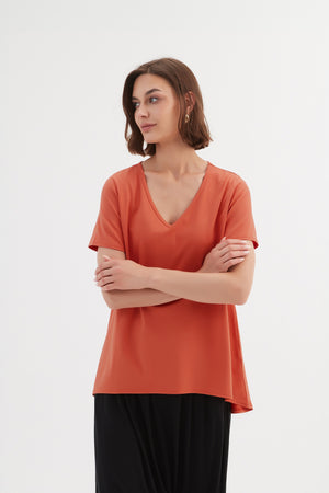 V NECK SWING TEE