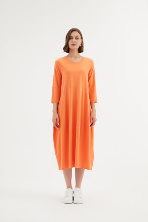 Tirelli women’s classic coat minimalist seasonal look