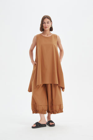 SLEEVELESS SWING TOP