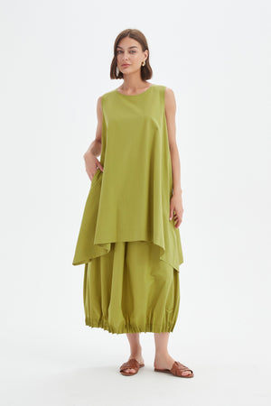 SLEEVELESS SWING TOP
