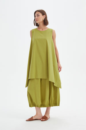 SLEEVELESS SWING TOP