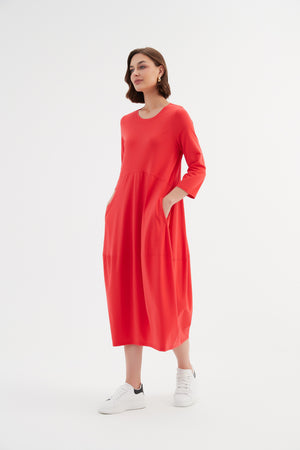 Tirelli women’s tailored coat versatile layering essential