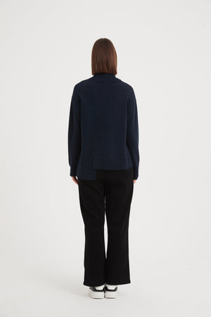 ASYMMETRIC HEM KNIT
