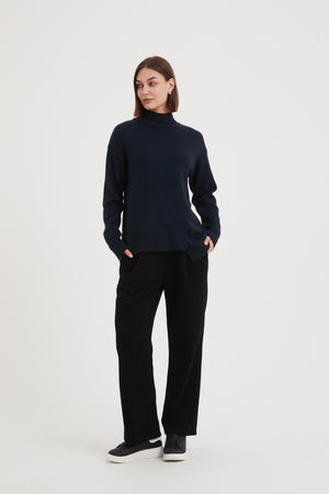 ASYMMETRIC HEM KNIT