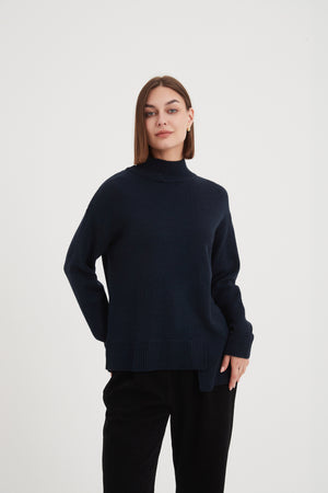 ASYMMETRIC HEM KNIT