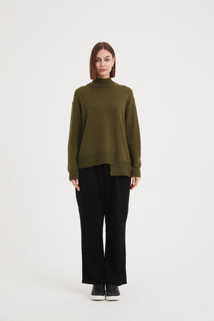 ASYMMETRIC HEM KNIT