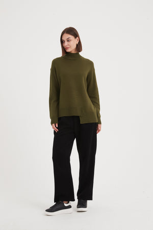 ASYMMETRIC HEM KNIT