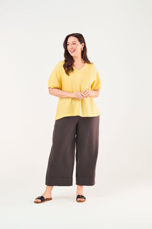 Tirelli women’s tailored blazer sleek design