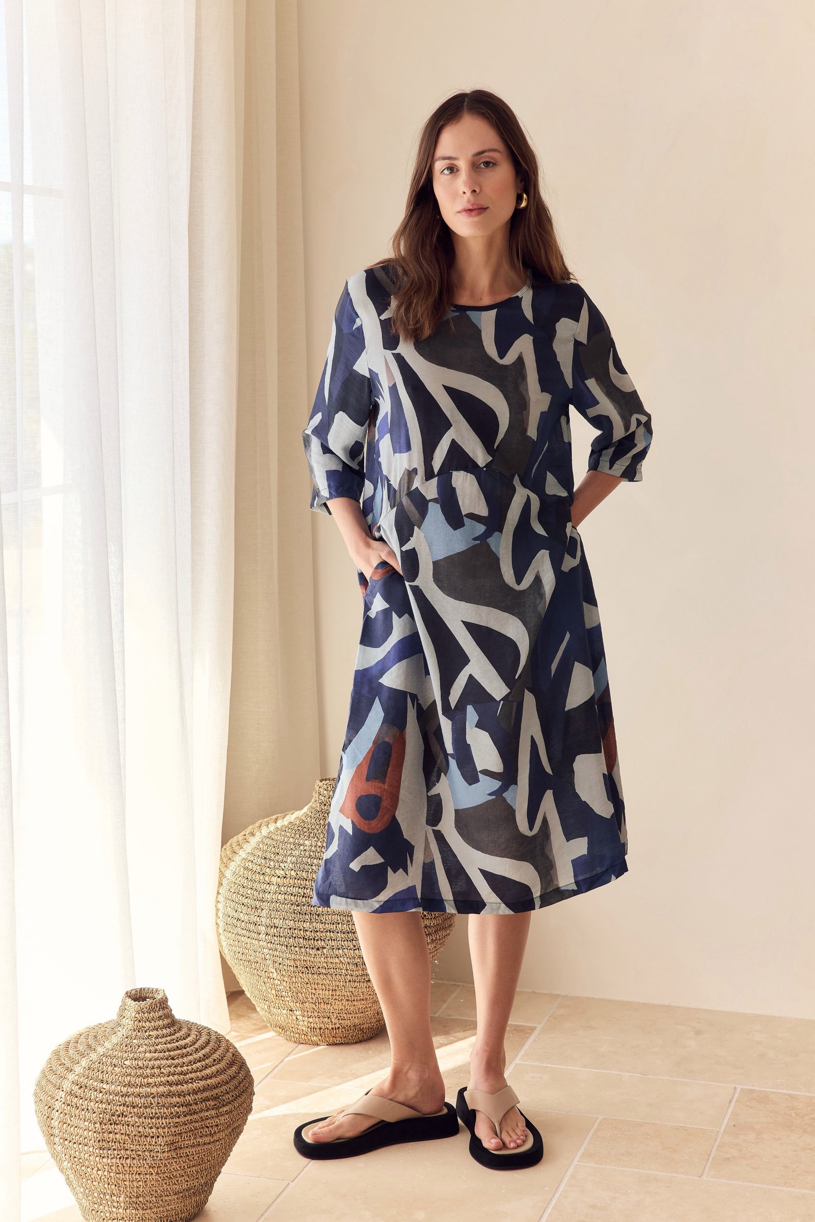 CURVE SEAM PRINT DRESS