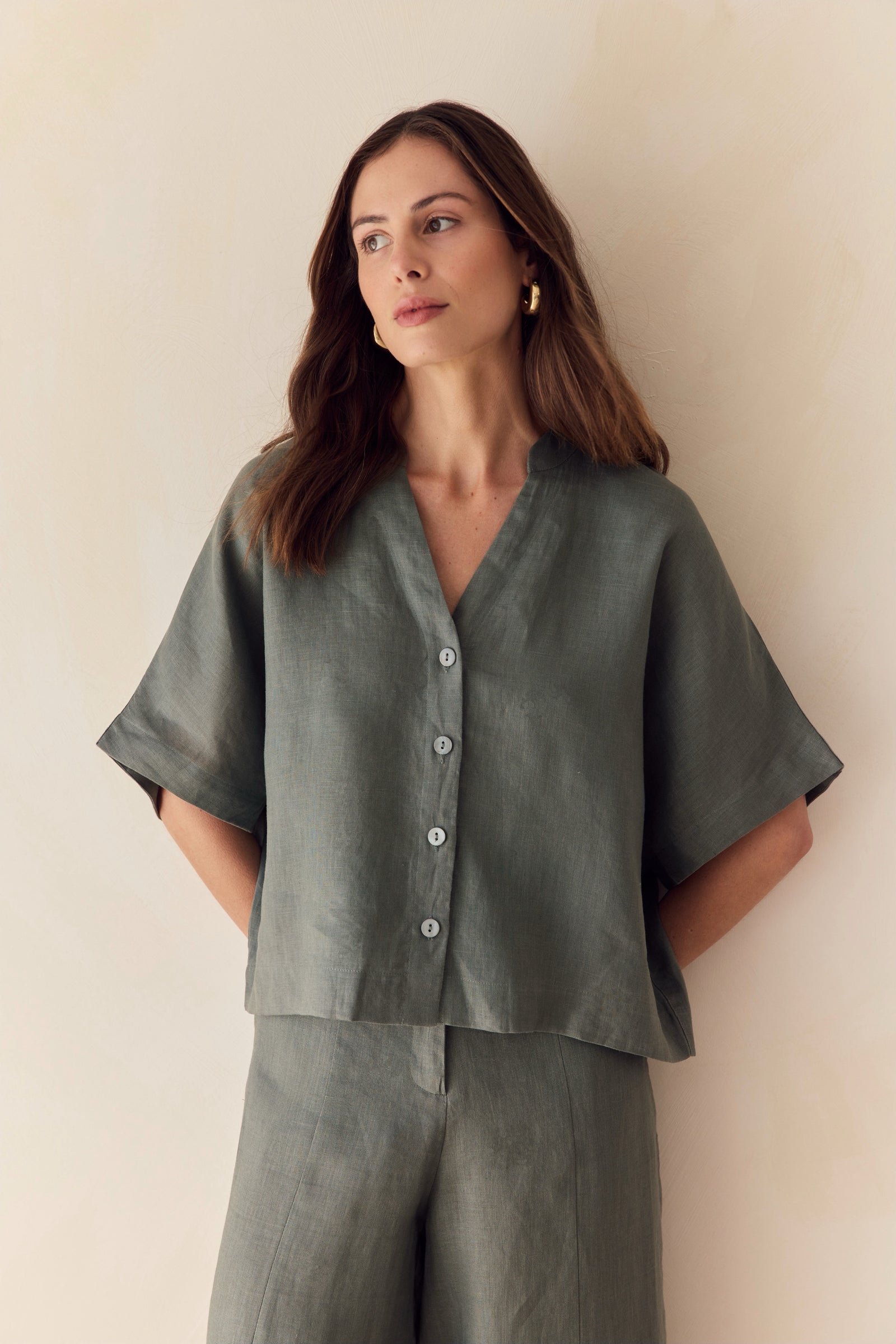 BOXY BUTTON LINEN SHIRT