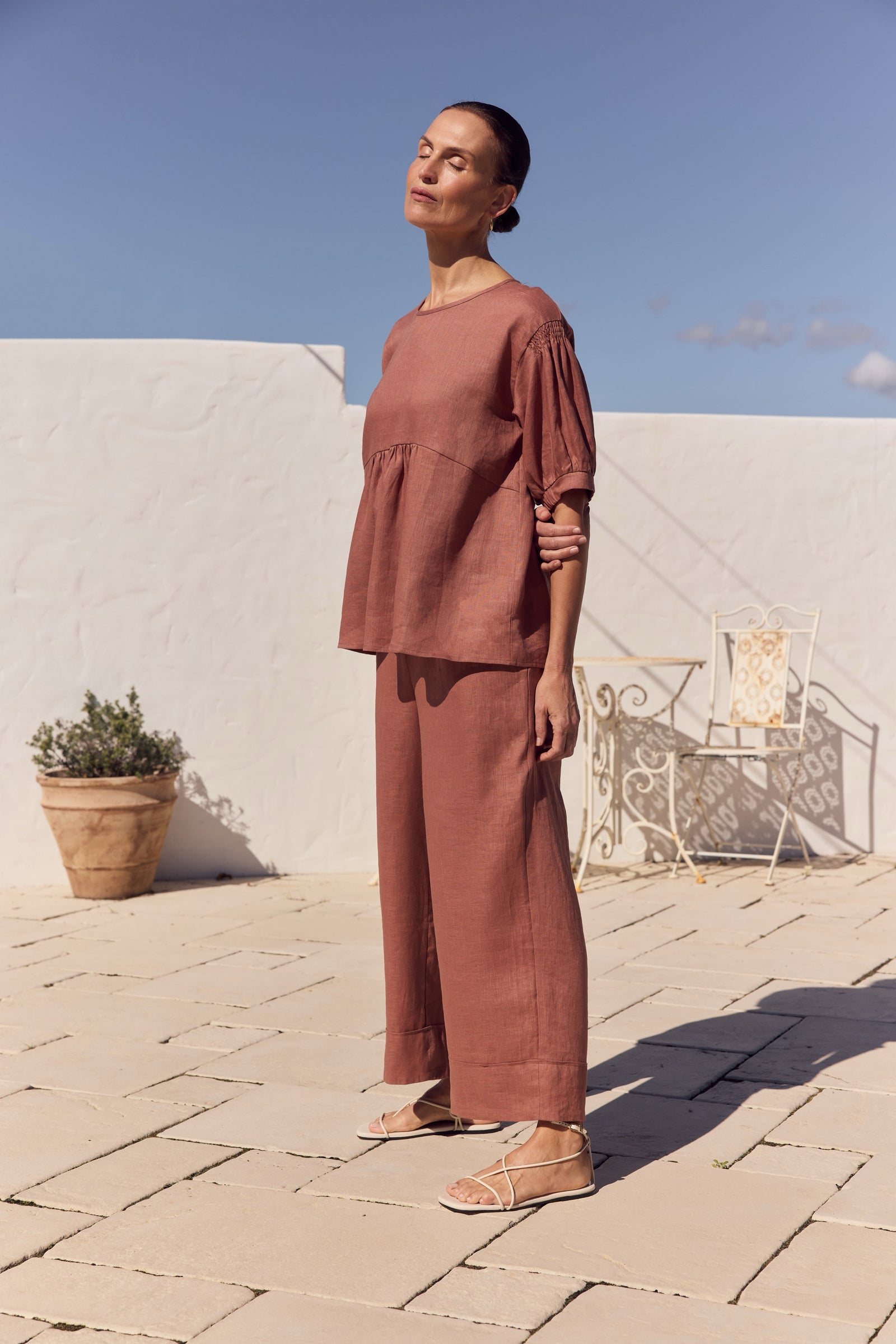 BISHOP SLEEVE SHIRRING TOP