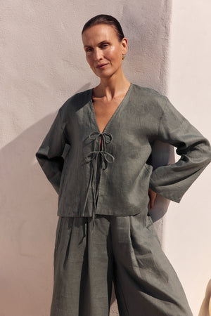 TIE FRONT TOP