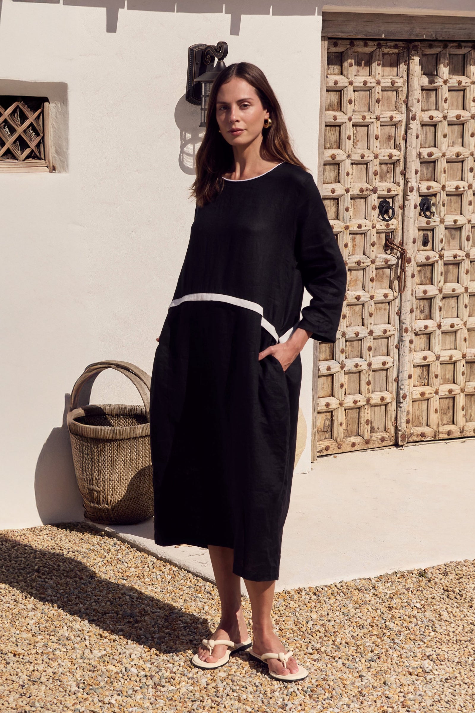 CONTRAST TRIM OVOID DRESS