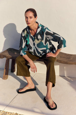 HIGH NECK PRINT TOP
