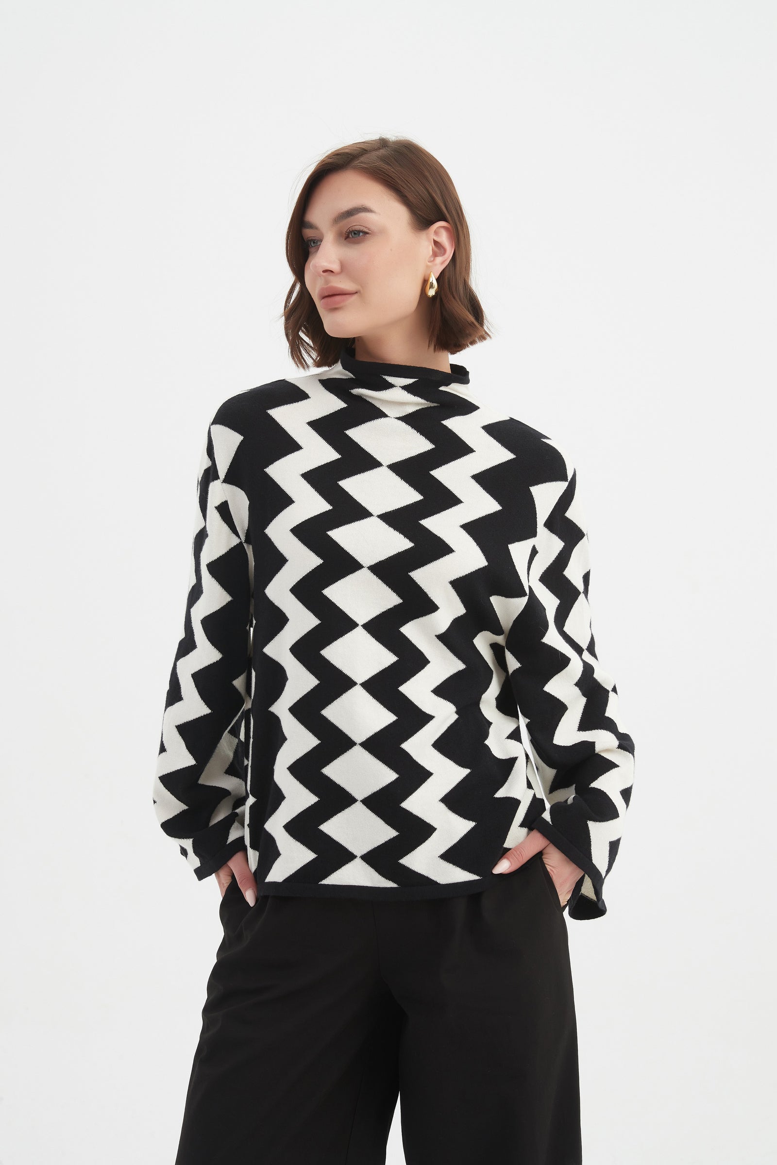 MIRRORED CHEVRON KNIT