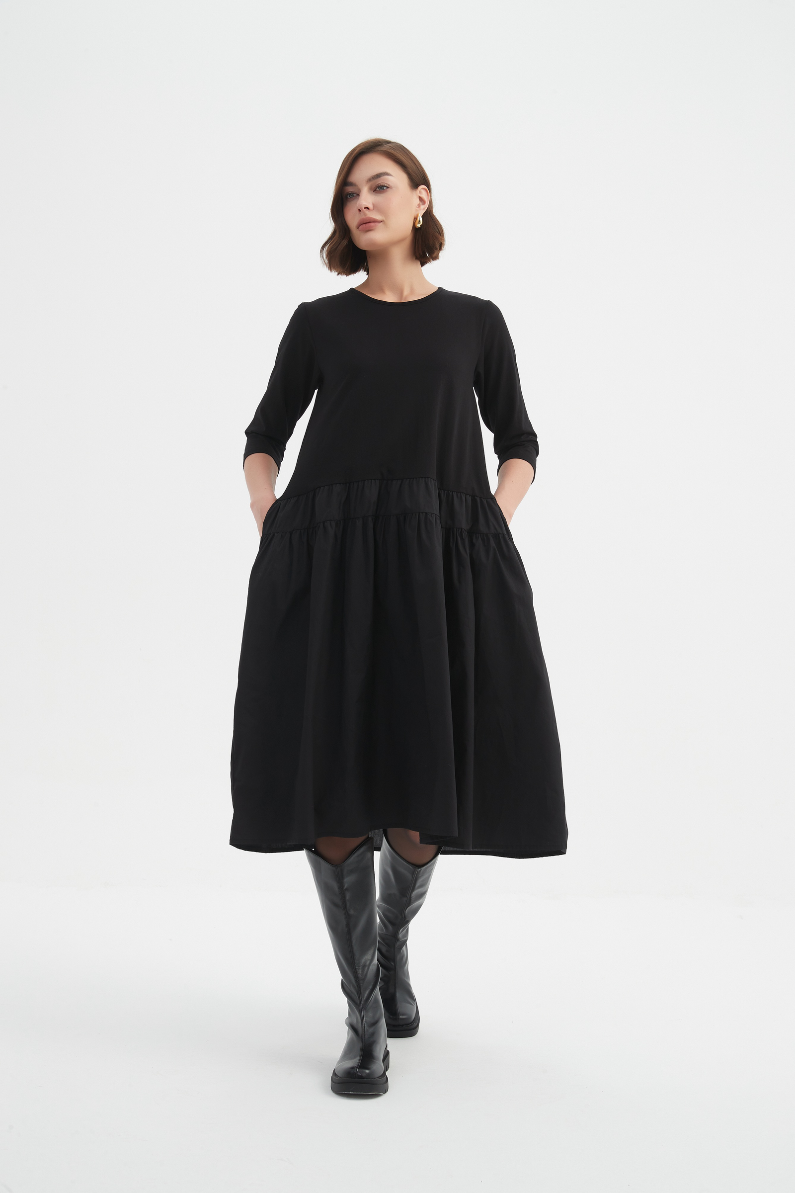 Tirelli women’s belted coat modern seasonal look