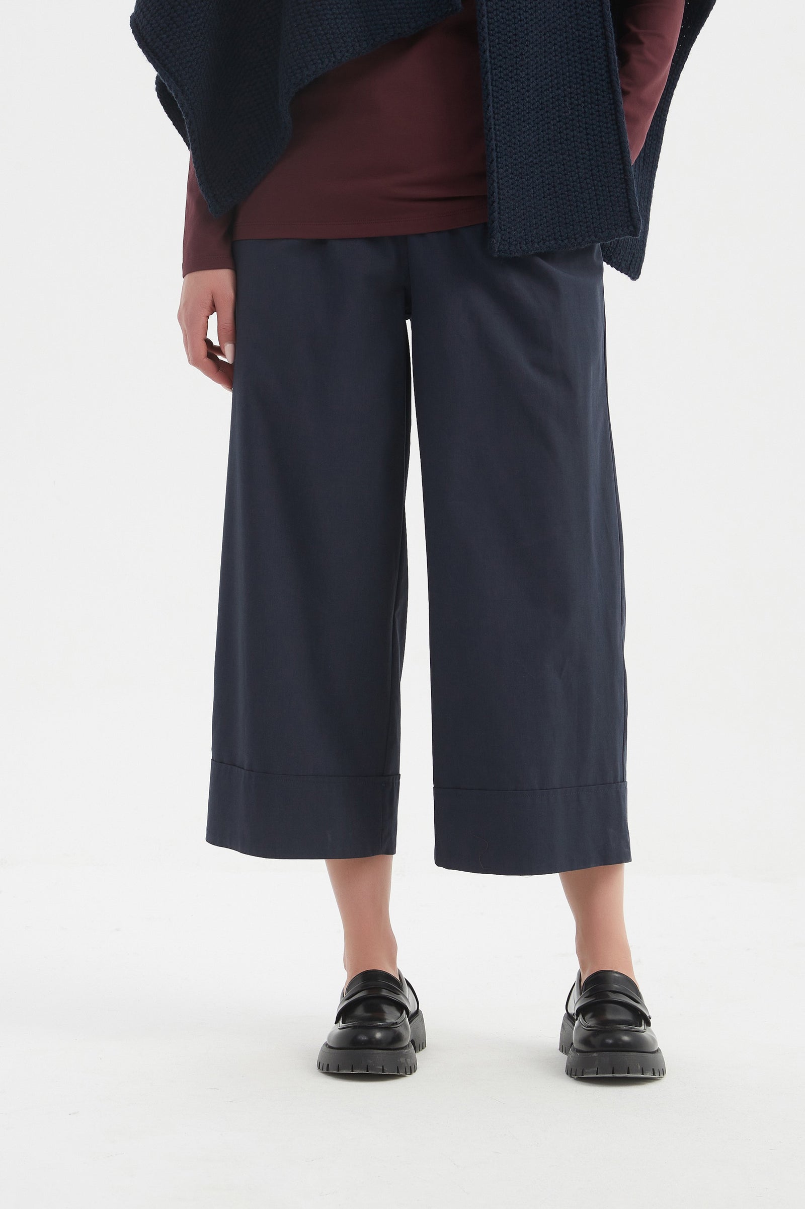 Tirelli women’s tailored cropped coat versatile autumn look